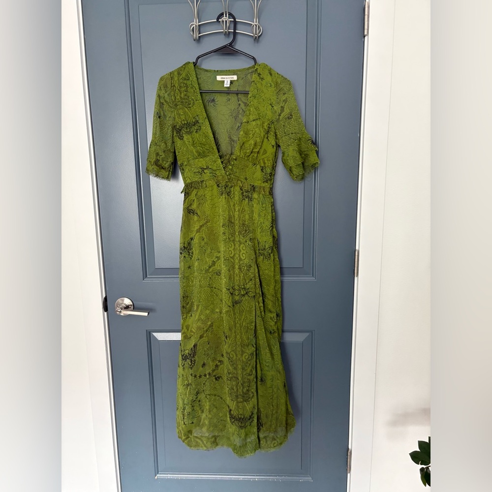 Urban Outfitters Florence Chiffon Printed Midi Dress. Grunge style. Witchy vibe.